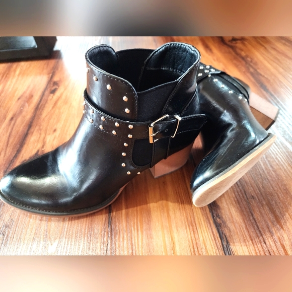 Olivia Miller short black boot, size 6.5 - Picture 1 of 6